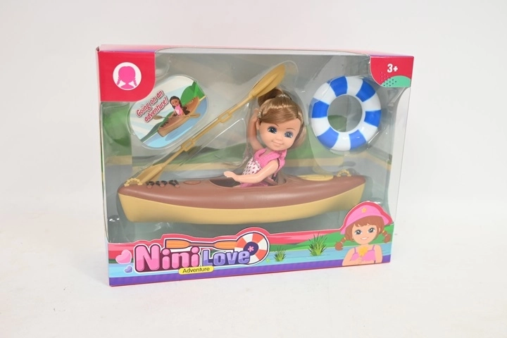 Lutka Nini Love u kajaku 13 cm