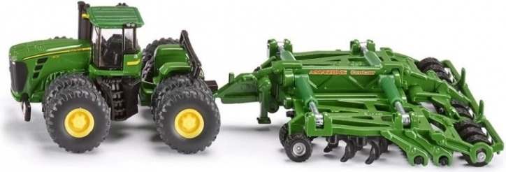 Traktor John Deere i set za oranje