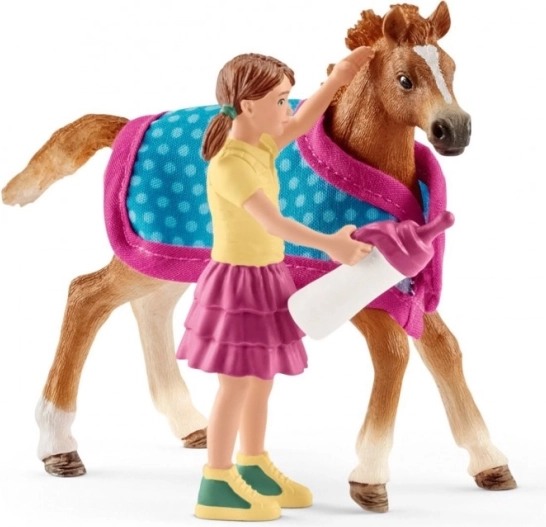 Ždrijebe s djevojčicom i priborom