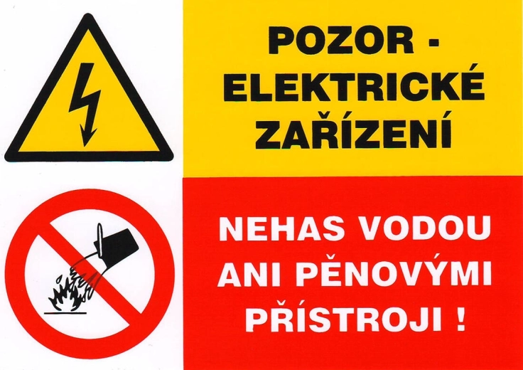 Samoljepljiva sigurnosna tablica – Pozor električni uređaj, ne gasiti vodom niti pjenastim aparatima (105 × 74 mm)