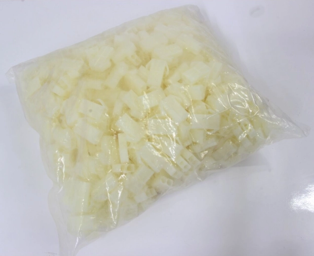 Tamiya connector housing with wings, white - 500 pcs