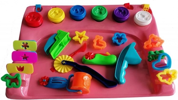 Modelo velika kuhinjska set s podlogom za modeliranje