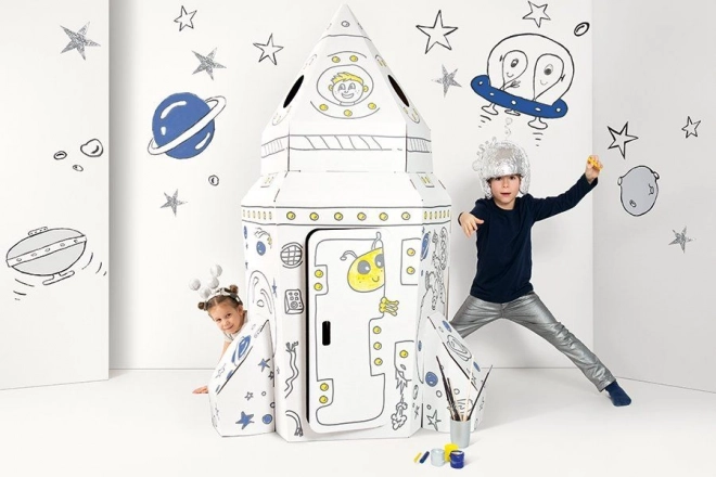 Velika kartonska svemirska raketa