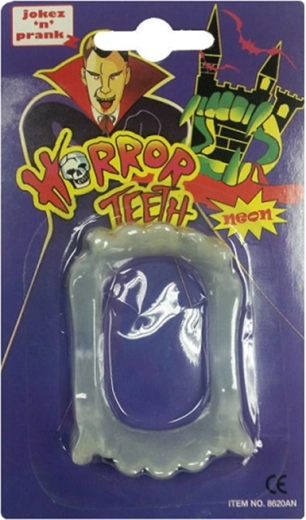 Vampirski zubi koji svijetle u mraku