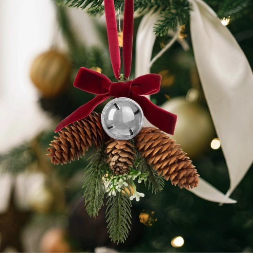 Christmas door decoration: tree with pine cone and silver bell