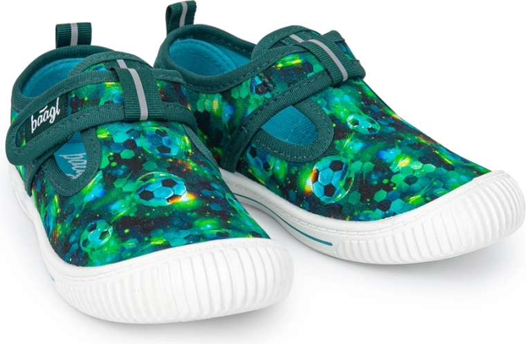 Baagl kids’ indoor shoes – football (size 26)