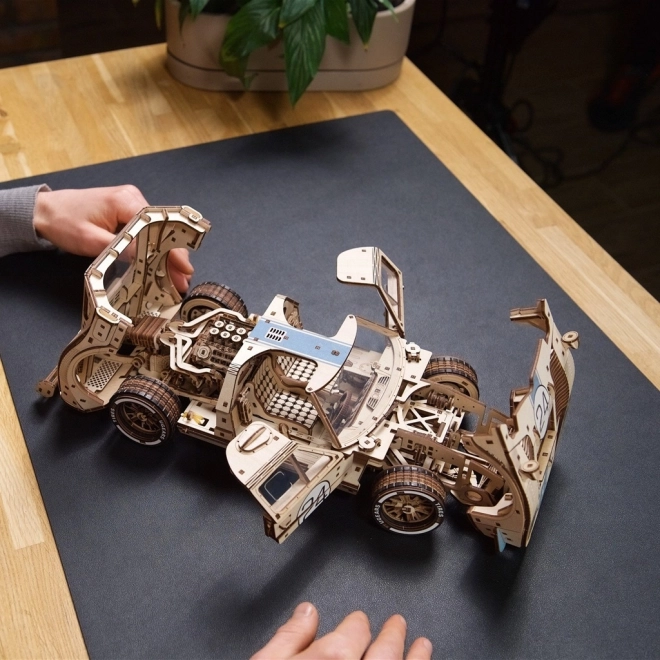 Ugears 3D drvene mehaničke puzzle Endurance Racer