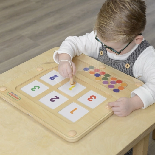 Učenje brojeva i boja kroz igru