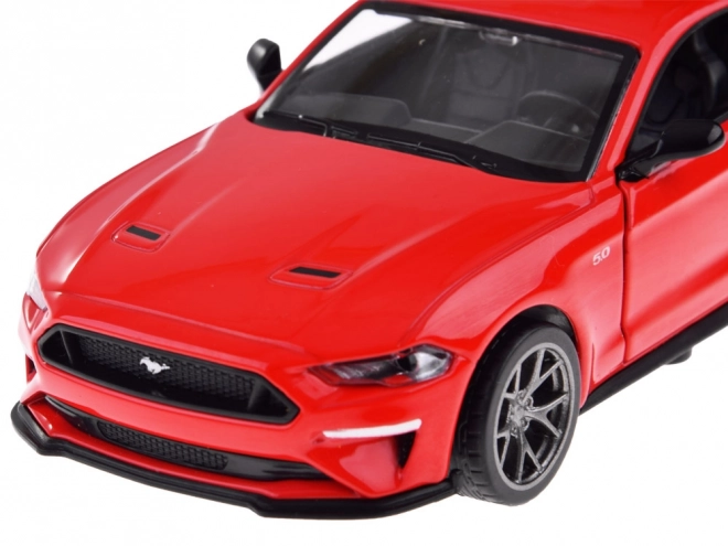 Automobilski model Ford Mustang GT od metala, 2018.
