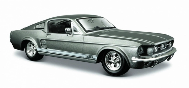 Složeni model Ford Mustang GT 1967 1/24 sivi