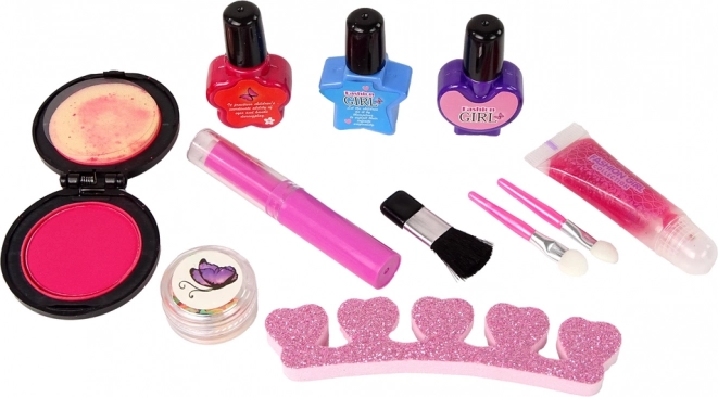Kompletan make-up i manikura u jednom