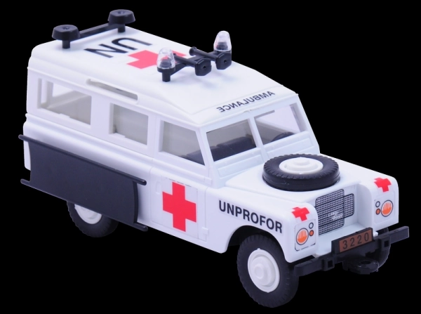 Konstruktorski set Monti System MS 35 Unprofor Ambulance Land Rover 1:35 u kutiji 22x15x6cm