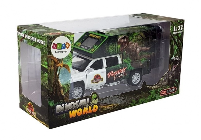 Bijeli kamper s dinosaurima