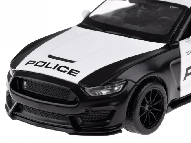 Metalni policijski auto Ford Shelby GT350 u mjerilu 1:32 s efektima svjetlosnih signala