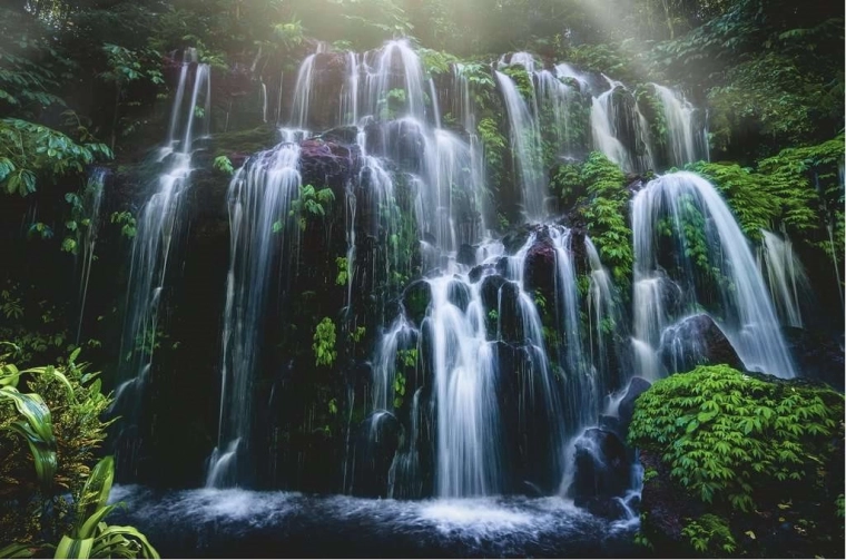Ravensburger puzzle Waterfall Retreat Bali 3000 dijelova