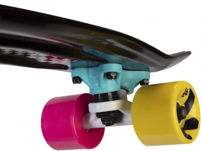 Šareni retro pennyboard s uzorkom šahovnice