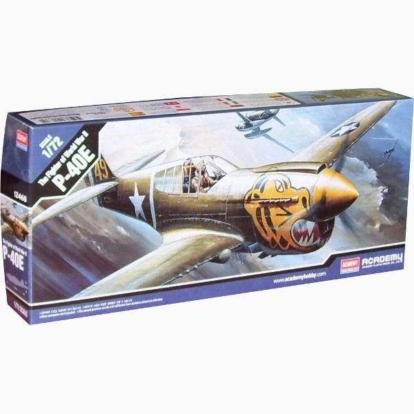 AKADEMIJA Curtiss P-40E Warhawk