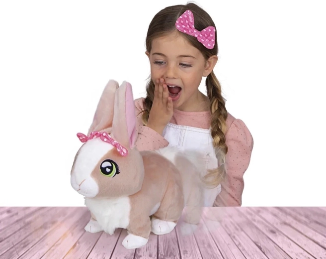 Skače i miče uškama na dodir