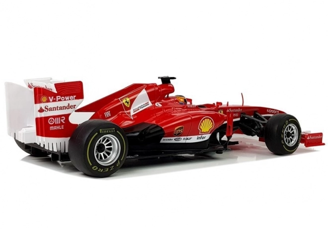 Trkaći auto Formula 1 Ferrari F138 crvena 1:12