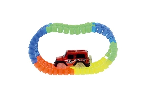 Svjetleća staza + auto na baterije plastika 57 kom dužina 72cm na kartici 17x24x7cm