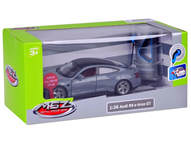 Metalni model Audi RS e-tron GT Coupe s efektima zvuka i svjetla
