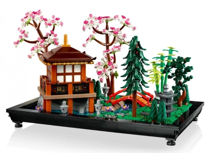 LEGO Icons Mirni vrt