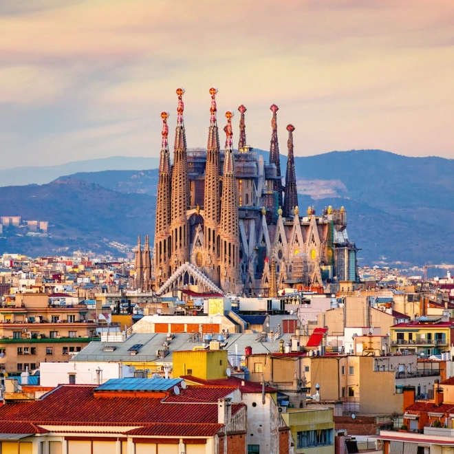 Zidni kalendar Barcelona 2026, 30 x 30 cm