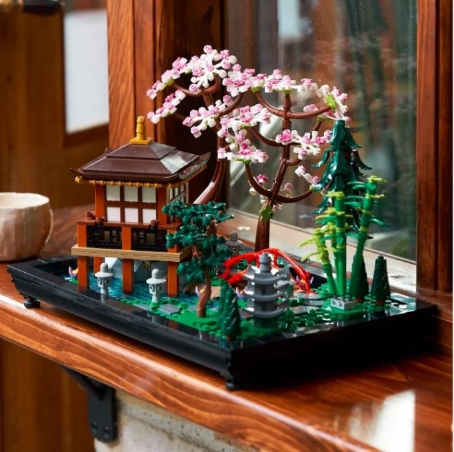 LEGO Icons Mirni vrt