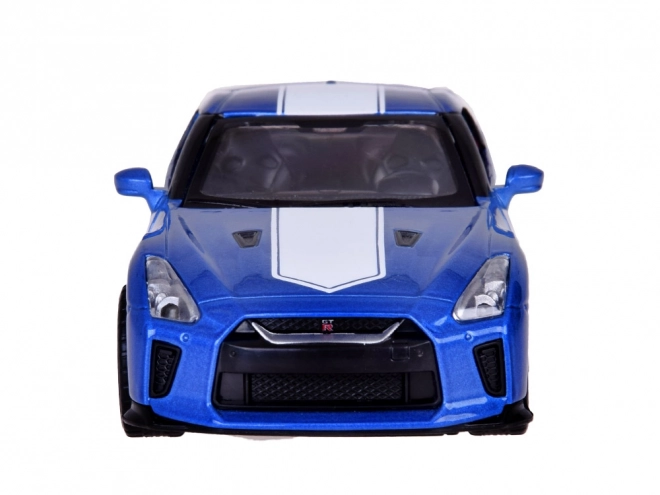 Auto Nissan GT-R s otvarajućim vratima