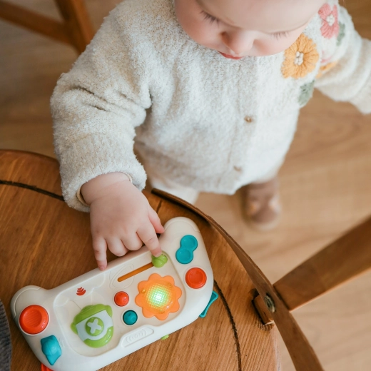 Pokretna raketa i interaktivni elementi