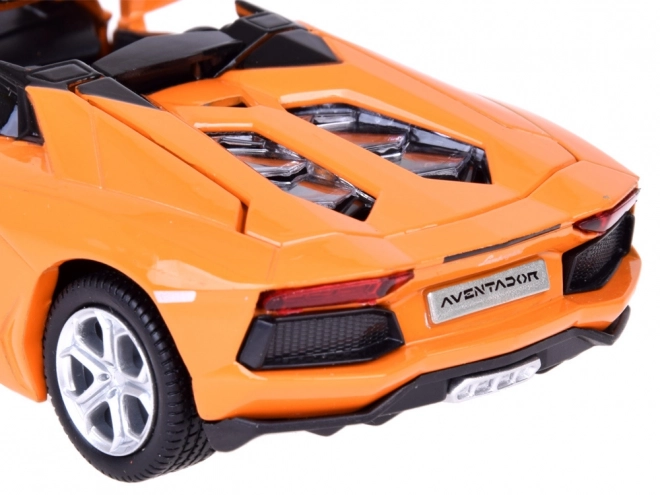 Metalni model automobila Lamborghini Aventador Roadster 1:32 interaktivan