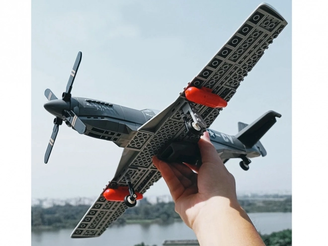 Komplet za izradu aviona Mustang od Jokomisiada