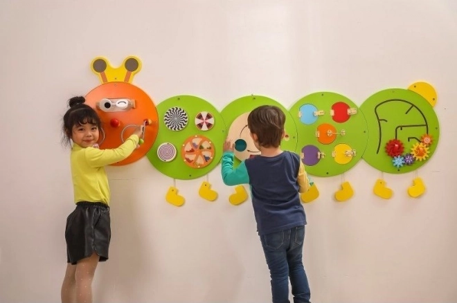 Drveni zidni Montessori panel - gusjenica