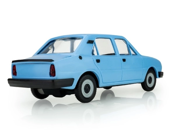 Auto Škoda 120 plast 21cm u kutiji 22x10x8cm