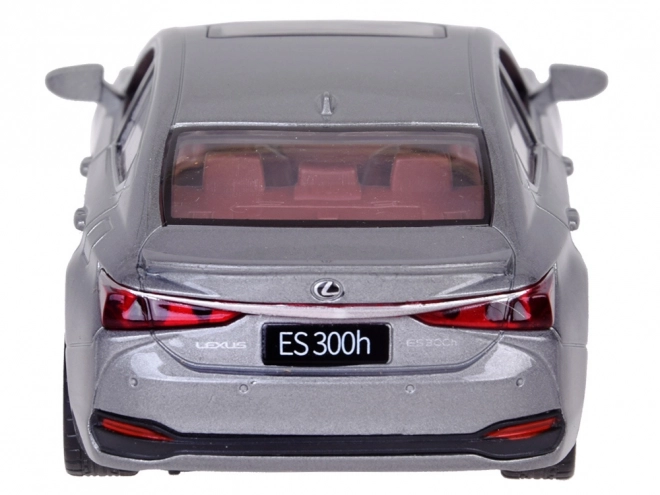 Model automobila Lexus ES300h 1:35 s osvjetljenjem i zvukom