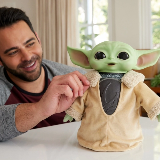 Pliš igračka Star Wars Mandalorian Grogu 28 cm