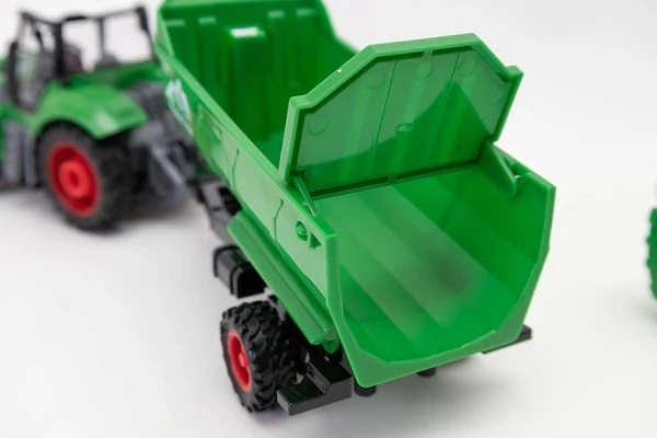 Zabavni RC traktor s prikolicom