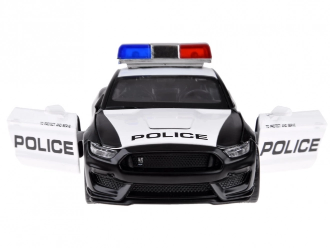 Metalni policijski auto Ford Shelby GT350 u mjerilu 1:32 s efektima svjetlosnih signala