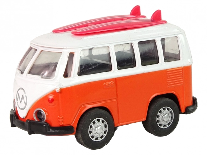 Metalni turistički autobus