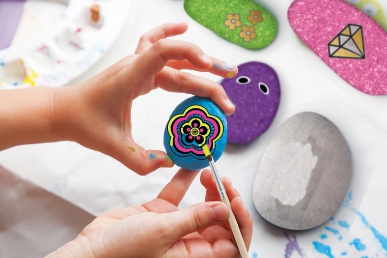 Glatki kamenčići i precizni alati