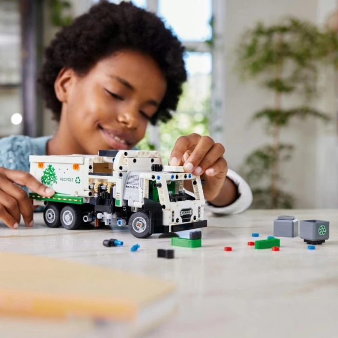 LEGO® Technic 42167 Električni kamion za smeće Mack® LR