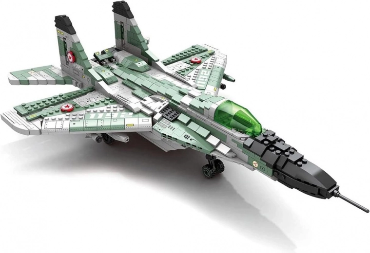 Realističan dvomotorni dizajn