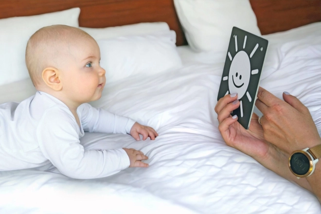 KukiKuk 80002 Veeliké kontrastne karte za bebe