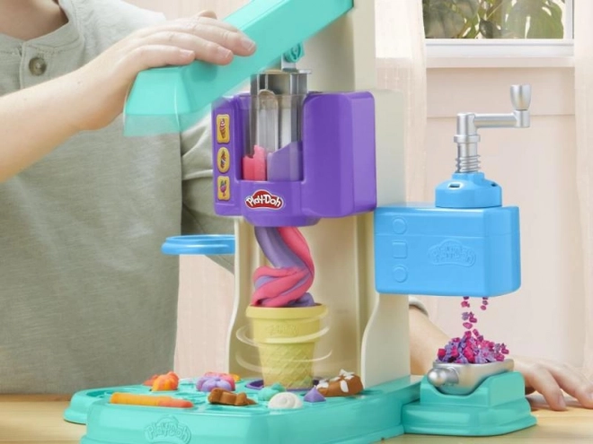 Play-doh zakrivljena sladoledarnica