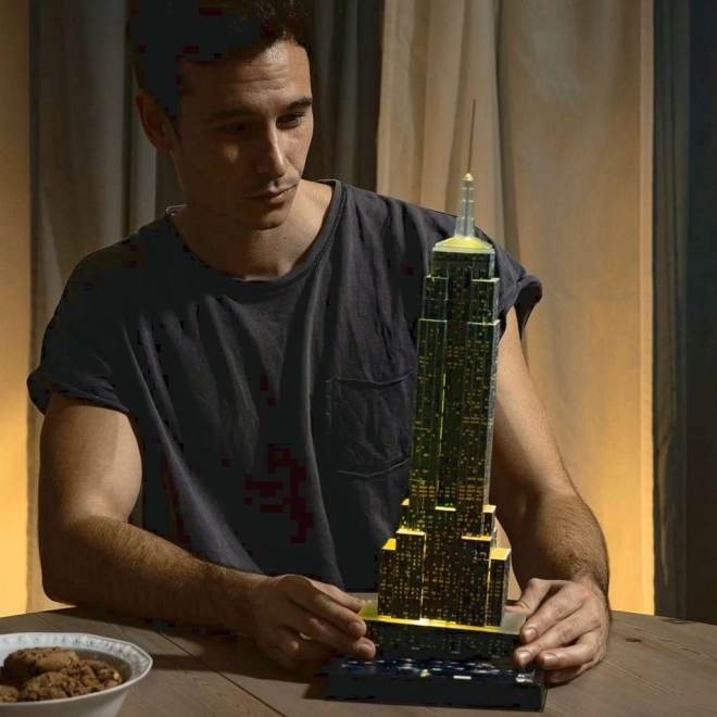 RAVENSBURGER Svjetleća 3D slagalica Noćna edicija Empire State Building 216 dijelova