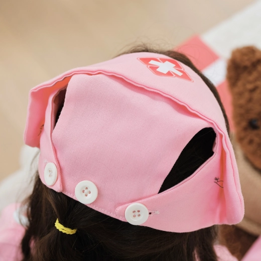 Kapa s križem za potpuni izgled