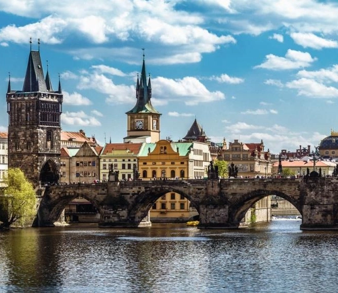 Češka kolekcija: Prag – pogled na Karlov most, puzzle 1000 dijelova RAVENSBURGER