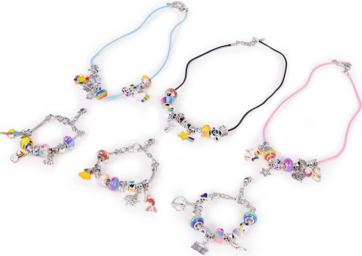 Šarene perlice i čarobni privjesci