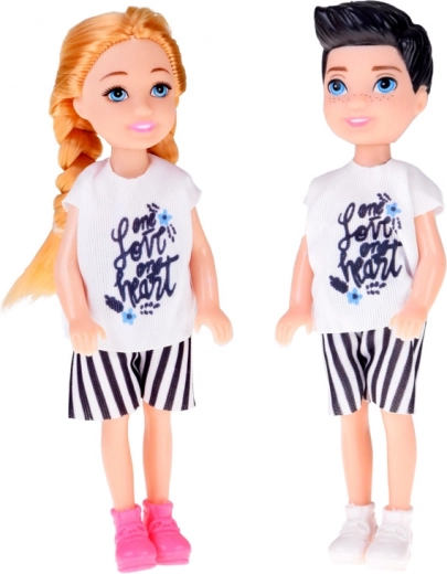 Dvije figurice i sigurna sjedala