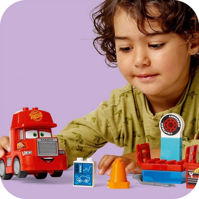 LEGO DUPLO Disney Auta Maniek na utrkama